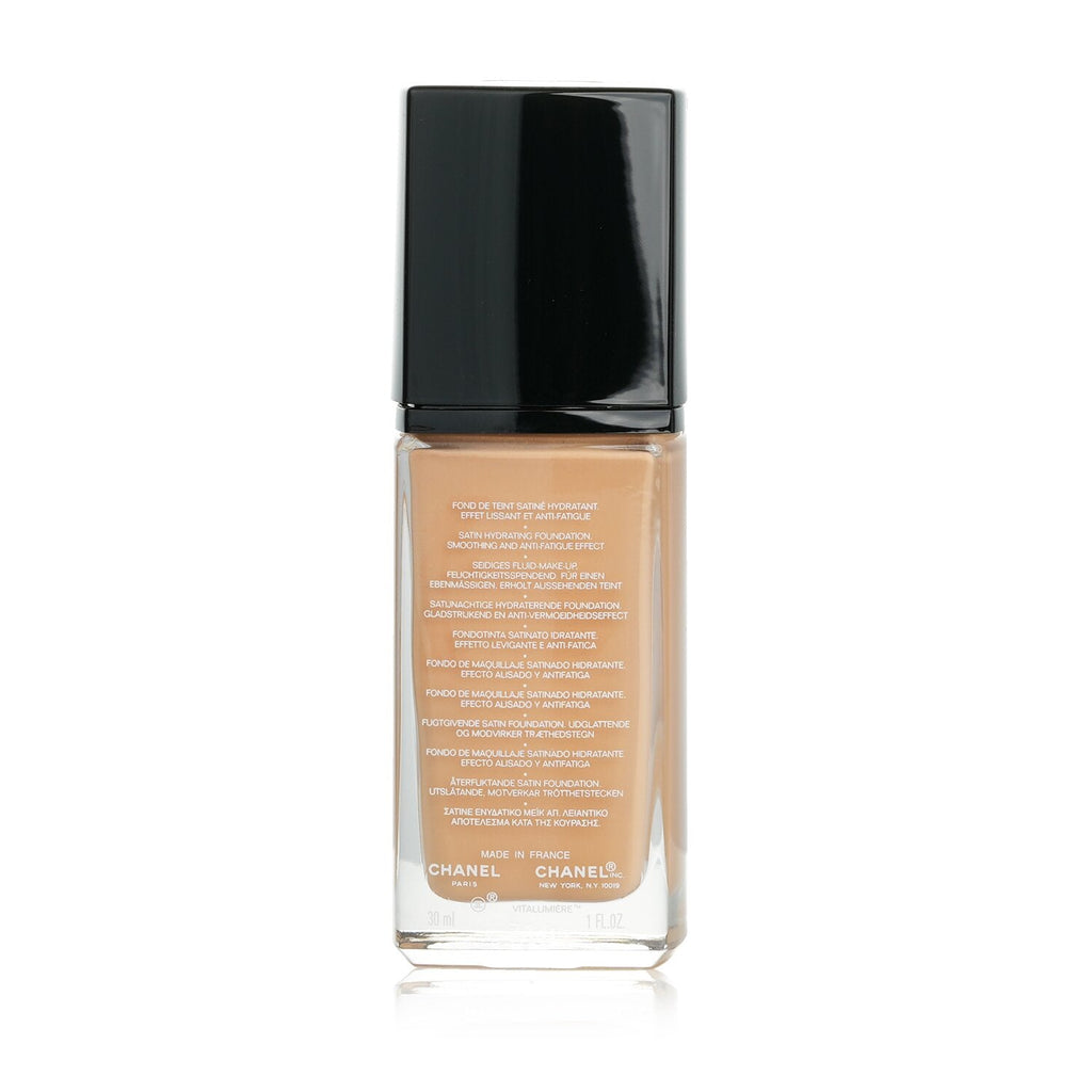 Chanel Vitalumiere Radiant Moisture Rich Fluid Foundation - #30 Cendre  30ml/1oz